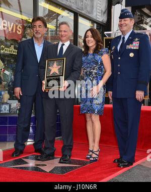 Los Angeles, USA. Apr 17, 2017. Gary Sinise Star 25 Joe Mantegna, Patricia Heaton, général Robin Rand Gary Sinise honoré avec une étoile sur le Hollywood Walk of Fame à Los Angeles. 17 avril, 2017. Credit : Tsuni/USA/Alamy Live News Banque D'Images