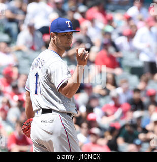 Anaheim, Californie, USA. 13 avr, 2017. Yu Darvish (Rangers) MLB : Texas Rangers Yu Darvish lanceur partant en ligue majeure de baseball pendant les match contre les Los Angeles Angels of Anaheim au Angel Stadium d'Anaheim à Anaheim, California, United States . Credit : AFLO/Alamy Live News Banque D'Images