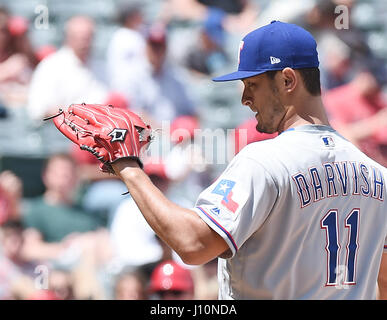 Anaheim, Californie, USA. 13 avr, 2017. Yu Darvish (Rangers) MLB : Texas Rangers Yu Darvish lanceur partant en ligue majeure de baseball pendant les match contre les Los Angeles Angels of Anaheim au Angel Stadium d'Anaheim à Anaheim, California, United States . Credit : AFLO/Alamy Live News Banque D'Images