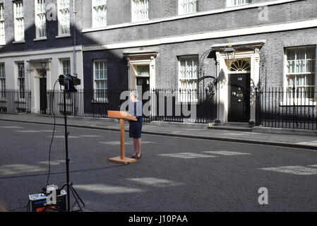 Downing Street, London, UK. 18 avr, 2017. Premier ministre Theresa peut annonce une élection générale. Crédit : Matthieu Chattle/Alamy Live News Banque D'Images