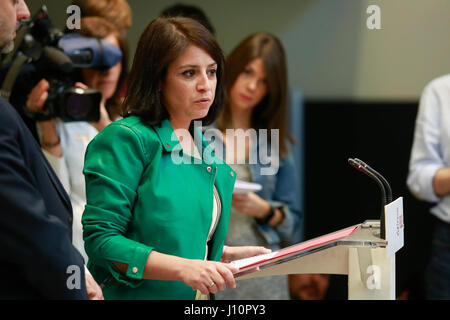 Madrid, Espagne. 18 avr, 2017. Homme politique PSOE Adriana Lastra présente Pedro Sanchez"s candidature pour la présidence du parti au siège à Madrid, le mardi, 18 avril 2017. Gtres más información : crédit en ligne Comuniación,S.L./Alamy Live News Banque D'Images