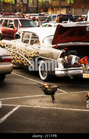 Barbecue et hot rod avant match de football Vancouver (C.-B.). NPR Canada Banque D'Images