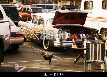 Barbecue et hot rod avant match de football Vancouver (C.-B.). NPR Canada Banque D'Images