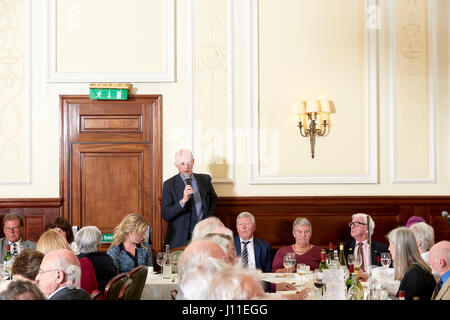 Harry Monter Déjeuner littéraire Oldie 11-04-17, Valérie Grove Mount Harry Alan Johnson Barry Cryer Mary Kenny Marjorie Wallace Christopher Sykes Banque D'Images