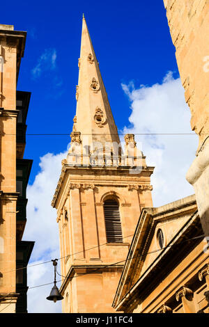 La flèche de co-Cathédrale St Paul, Floriana, Valletta, Malte Banque D'Images