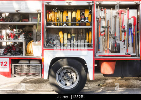 L'équipement de pompier, outils à main en fire truck equipment, pompiers, Espagne Banque D'Images