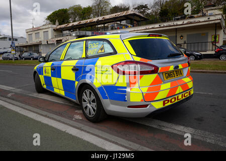 Voiture de police de l'unité de chien garée devant l'Esplanade Pub fermé sur Western Esplanade, Southend, Essex, Royaume-Uni Banque D'Images