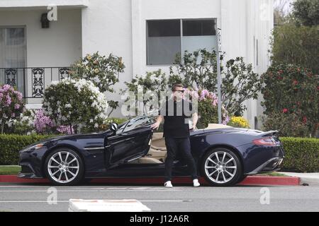 James Corden reprend son fils Max Corden de l'école le jour de la Saint-Patrick avec : James Corden Où : Santa Monica, Californie, États-Unis Quand : 17 Mar 2017 Banque D'Images