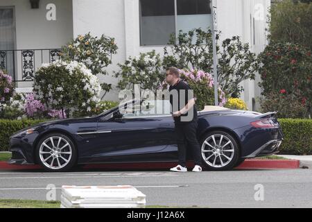 James Corden reprend son fils Max Corden de l'école le jour de la Saint-Patrick avec : James Corden Où : Santa Monica, Californie, États-Unis Quand : 17 Mar 2017 Banque D'Images