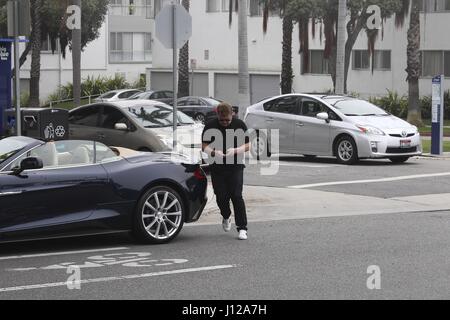 James Corden reprend son fils Max Corden de l'école le jour de la Saint-Patrick avec : James Corden Où : Santa Monica, Californie, États-Unis Quand : 17 Mar 2017 Banque D'Images