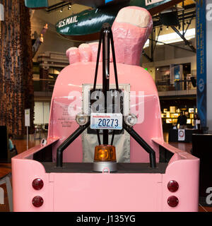 Seattle, Washington : Musée d'histoire et de l'industrie. Lincoln's Toe chariot sur la pièce dans la Faye G. Allen Grand Atrium. Le musée est le plus grand Banque D'Images