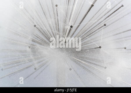 Close-up d'une belle fontaine en forme de boule à Dnepropetrovsk Ukraine Banque D'Images
