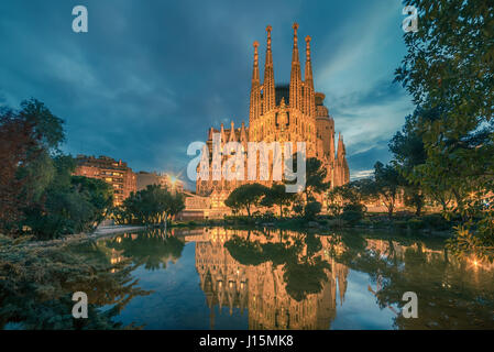 Barcelone, Catalogne, Espagne : Basicila et Église expiatoire de la Sainte Famille, connu sous le nom de Sagrada Familia Banque D'Images