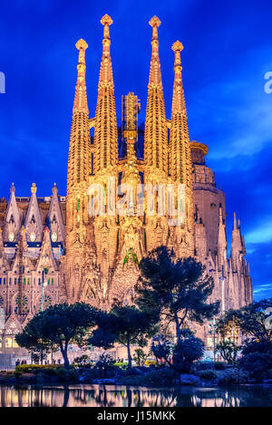 Barcelone, Catalogne, Espagne : Basicila et Église expiatoire de la Sainte Famille, connu sous le nom de Sagrada Familia Banque D'Images