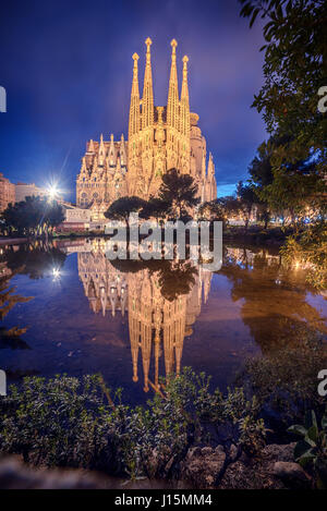 Barcelone, Catalogne, Espagne : Basicila et Église expiatoire de la Sainte Famille, connu sous le nom de Sagrada Familia Banque D'Images