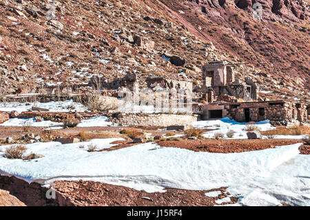 Le Pont de l'Inca "Puente del Inca" en Argentine. Pont de l'Inca est une arche naturelle qui forme un pont sur le Río Vacas dans la province de Mendoza, Argentine Banque D'Images