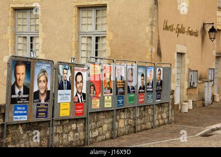 Des affiches pour chaque candidat à l'élection présidentielle française d'avril 2017 Banque D'Images