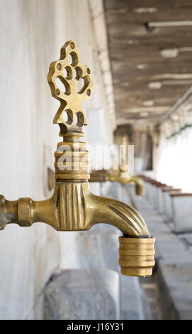 Antique style ottoman turc sur l'ablution ablutions fontaine en face de la Mosquée Sultan Ahmed (Sultan Ahmet, la Mosquée Bleue), Istanbul, Turquie Banque D'Images