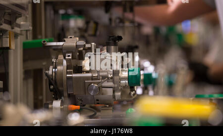 Stuttgart, Allemagne. 18 avr, 2017. Pompes Common Rail sont produites à l'usine Bosch Feuerbach à Stuttgart, Allemagne, 18 avril 2017. Dpa : Crédit photo alliance/Alamy Live News Banque D'Images