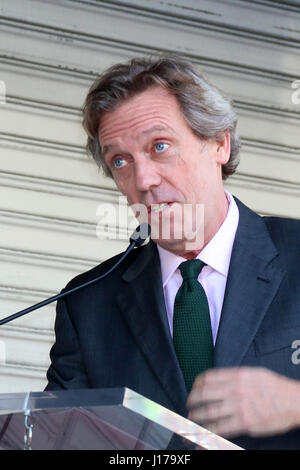 Los Angeles, CA, USA. 25 octobre, 2016. LOS ANGELES - le 25 octobre : Hugh Laurie Hugh à l'LaurieHollywood Walk of Fame Star Cérémonie à la Hollywood Blvd. le 25 octobre 2016 à Los Angeles, CA Crédit : Kathy Hutchins/via Zuma Zuma/fil Wire/Alamy Live News Banque D'Images