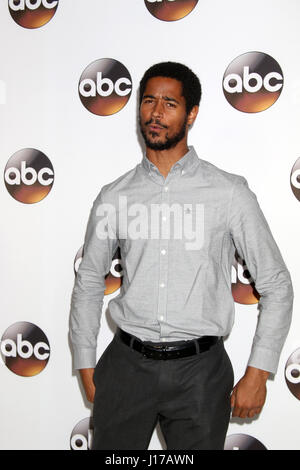 Pasadena, CA, USA. 10 janvier, 2017. LOS ANGELES - jan 10 : Alfred Enoch au Disney/ABC TV Hiver 2017 TCA Partie Langham Hotel le 10 janvier 2017 à Pasadena, CA Crédit : Kathy Hutchins/via Zuma Zuma/fil Wire/Alamy Live News Banque D'Images