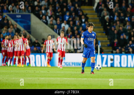 Leicester, Royaume-Uni. 18 avr, 2017. Shinji Okazaki (Leicester) Football/soccer : Shinji Okazaki de Leicester City réagit comme Saul Niguez de l'Atletico Madrid marque un but pour le rendre 0-1 au cours de la Ligue des Champions Quart de finale entre Leicester City et de l'Atlético Madrid à King Power Stadium à Leicester, Angleterre . Credit : AFLO/Alamy Live News Banque D'Images