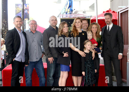 Los Angeles, CA, USA. Jan 11, 2017. LOS ANGELES - jan 11 : les frères et Sœurs, Aviana Olea Le Gallo, Darren Le Gallo, Amy Adams à l'Amy Adams Star Cérémonie à Hollywood Walk of Fame Le 11 janvier 2017 à Los Angeles, CA Crédit : Kathy Hutchins/via Zuma Zuma/fil Wire/Alamy Live News Banque D'Images