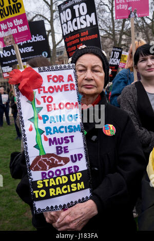 30 000 mars à Londres contre le racisme et de s'opposer à la montée du populisme que élu Bostn et conduit à la Grande-Bretagne la sortie de l'UE Banque D'Images