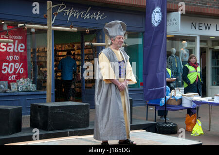 Lewes, dans le Sussex. Passion Play. Le samedi de Pâques. Banque D'Images