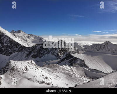 Paysage de montagne des Alpes. Belle hiver Alpes du Tyrol en Autriche, le Stubaier Gletscher Banque D'Images