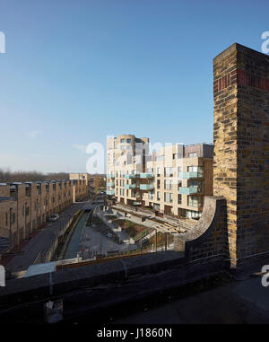 Des vues sur le terrain avec jardin commun. Stonebridge Park, Londres, Royaume-Uni. Architecte : Cullinan Studio, 2016. Banque D'Images