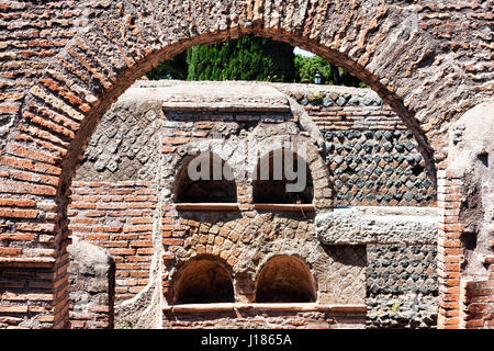 Nécropole romaine d'un columbarium à Ostia Antica - Rome, Italie Banque D'Images