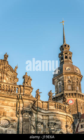 Détail de la Hofkirche de Dresde et tour du château à la vieille ville, Saxe, Allemagne Banque D'Images