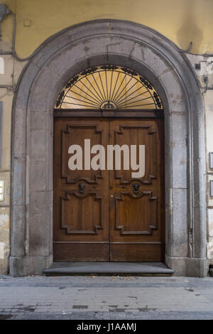 Stock Photo - porte traditionnelle Banque D'Images