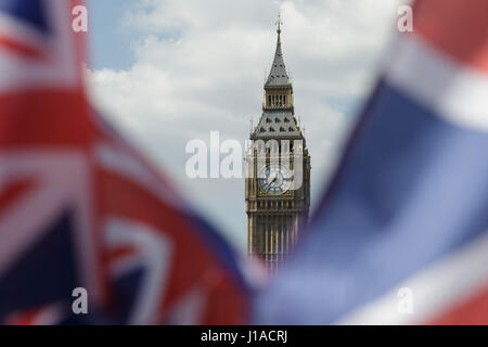 Londres, Royaume-Uni. Apr 19, 2017. Photo prise le 19 avril 2017 montre une vue générale de la 'Big Ben' à Londres, Grande-Bretagne. La Chambre des communes, le Premier Ministre a approuvé mercredi l'appel de mai Theresa un début de l'élection générale du 8 juin. Crédit : Tim Irlande/Xinhua/Alamy Live News Banque D'Images