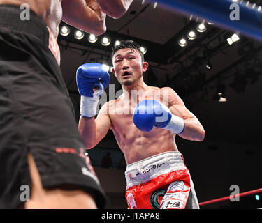 Tokyo, Japon. 13 avr, 2017. Keita Obara (JPN) Boxing : Keita Obara du Japon au cours de la sixième session de l'8R au bout mi-moyens Hall Korakuen à Tokyo, au Japon . Credit : Hiroaki Yamaguchi/AFLO/Alamy Live News Banque D'Images