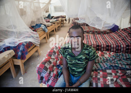 Un ex-République démocratique du Congo (RDC) milicien, à un camp de démobilisation de l'Organisation des Nations Unies à Goma, au Nord Kivu, Banque D'Images