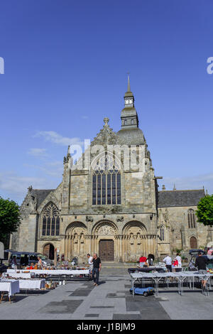 Jardin Anglais Basilique Saint-Sauveur, Dinan, Bretagne, France Banque D'Images