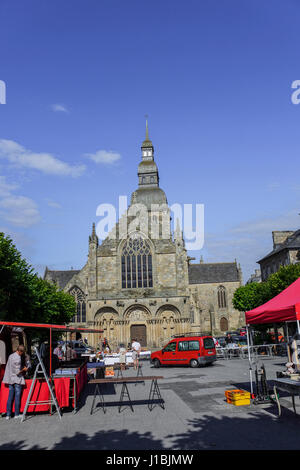 Jardin Anglais Basilique Saint-Sauveur, Dinan, Bretagne, France Banque D'Images