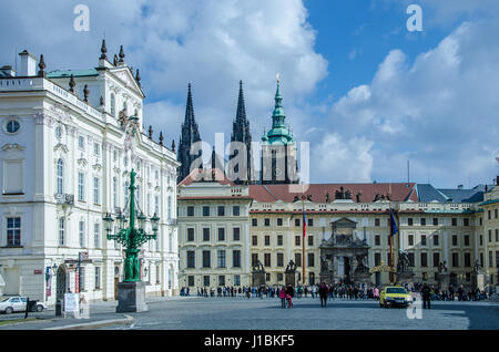 La place Hradčanské náměstí ou Hradcanske - trésor de l'architecture de Prague Banque D'Images