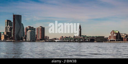 Erie Rail Lackawana & Ferry Terminal et, Hoboken, New Jersey Skyline Banque D'Images