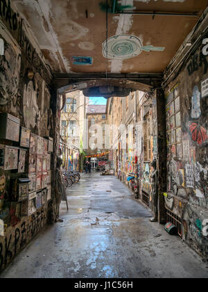 L'arrière-cour d'Hackesher markt en cinéma Cafe, Berlin, Allemagne Banque D'Images