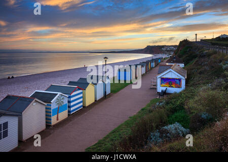 Cabines de plage à Budleigh Salterton Devon dans le sud-est Banque D'Images