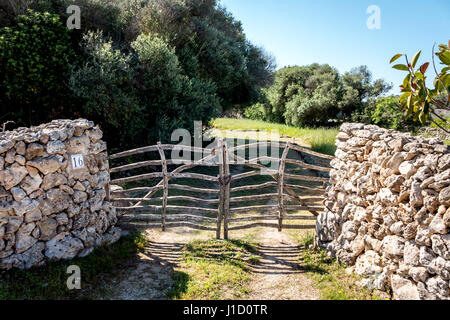 Porte en bois traditionnelle de Minorque Banque D'Images