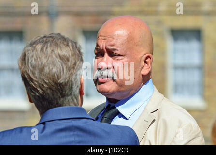 John Pienaar (BBC News) éditeur politique adjoint sur College Green, Westminster 18 Avril 2017 peu après une élection générale a été annoncé. Banque D'Images