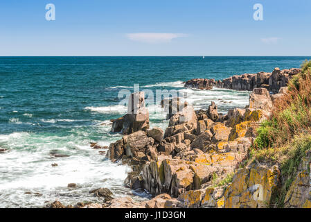 Matin sur la mer Noire à Sozopol, Bulgarie. Vue de la baie sur la mer Noire dans la ville de Sozopol. Banque D'Images