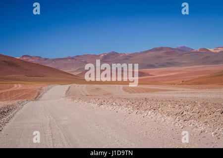 Route du désert par le biais de la partie du sud de l'Altiplano Banque D'Images