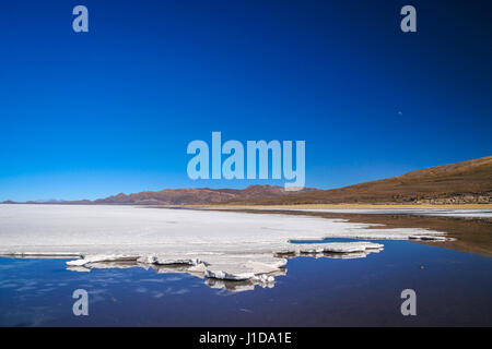 Comme la glace à la surface du Salar de Uyuni, le plus grand salar du monde, Bolivie Banque D'Images