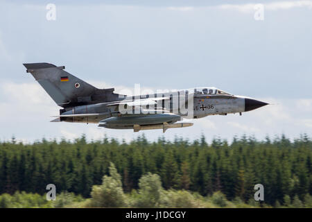 LAAGE, ALLEMAGNE - Aug 23, 2014 : German Air Force Bomber avion Panavia Tornado IDS d'AG-51 au décollage. Banque D'Images