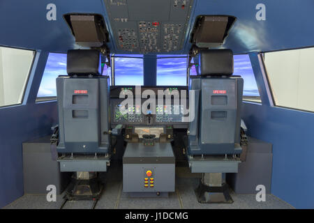 PARIS - JUN 18, 2015 : Flight simulator sur l'affichage à la 51e International Paris Air Show. Banque D'Images